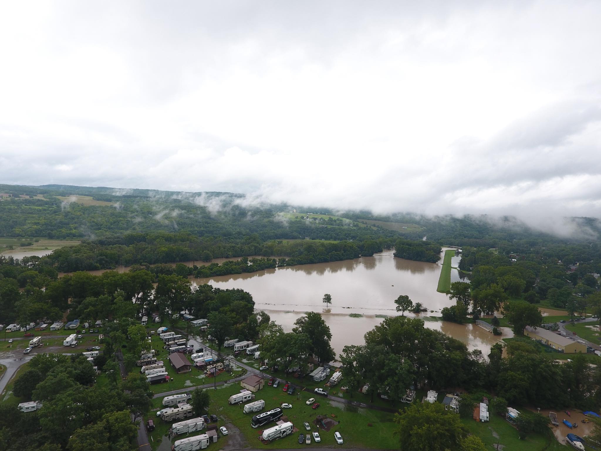 39292314_10212131115769280_106216589929480192_o